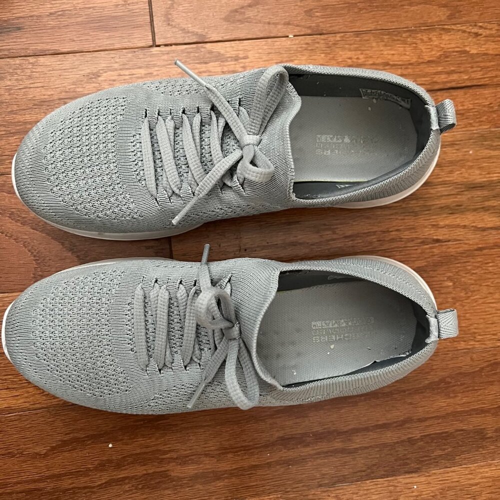 Sketchers women size 6.5